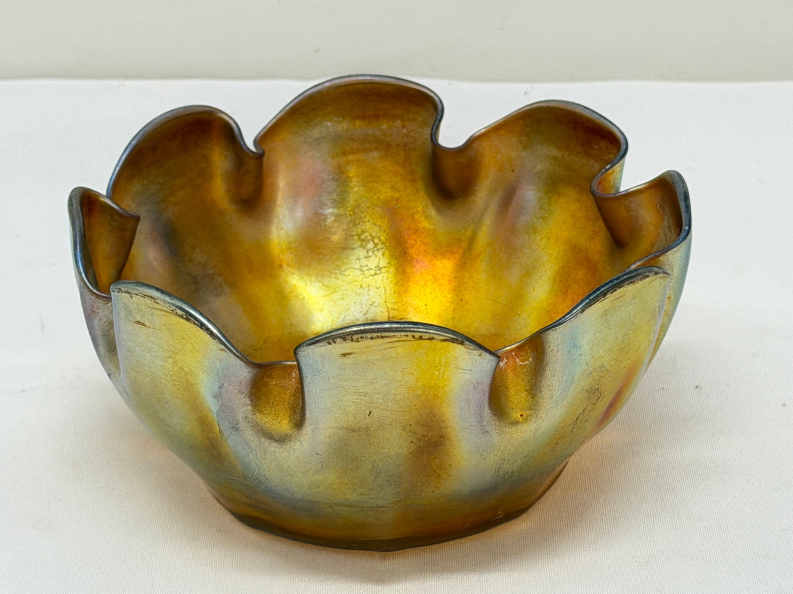 Louis Comfort Tiffany Favrile Iridescent Finge Bowl 4.5" x 2.5": Louis Comfort Tiffany Favrile Iridescent Finge Bowl 4.5" x 2.5"