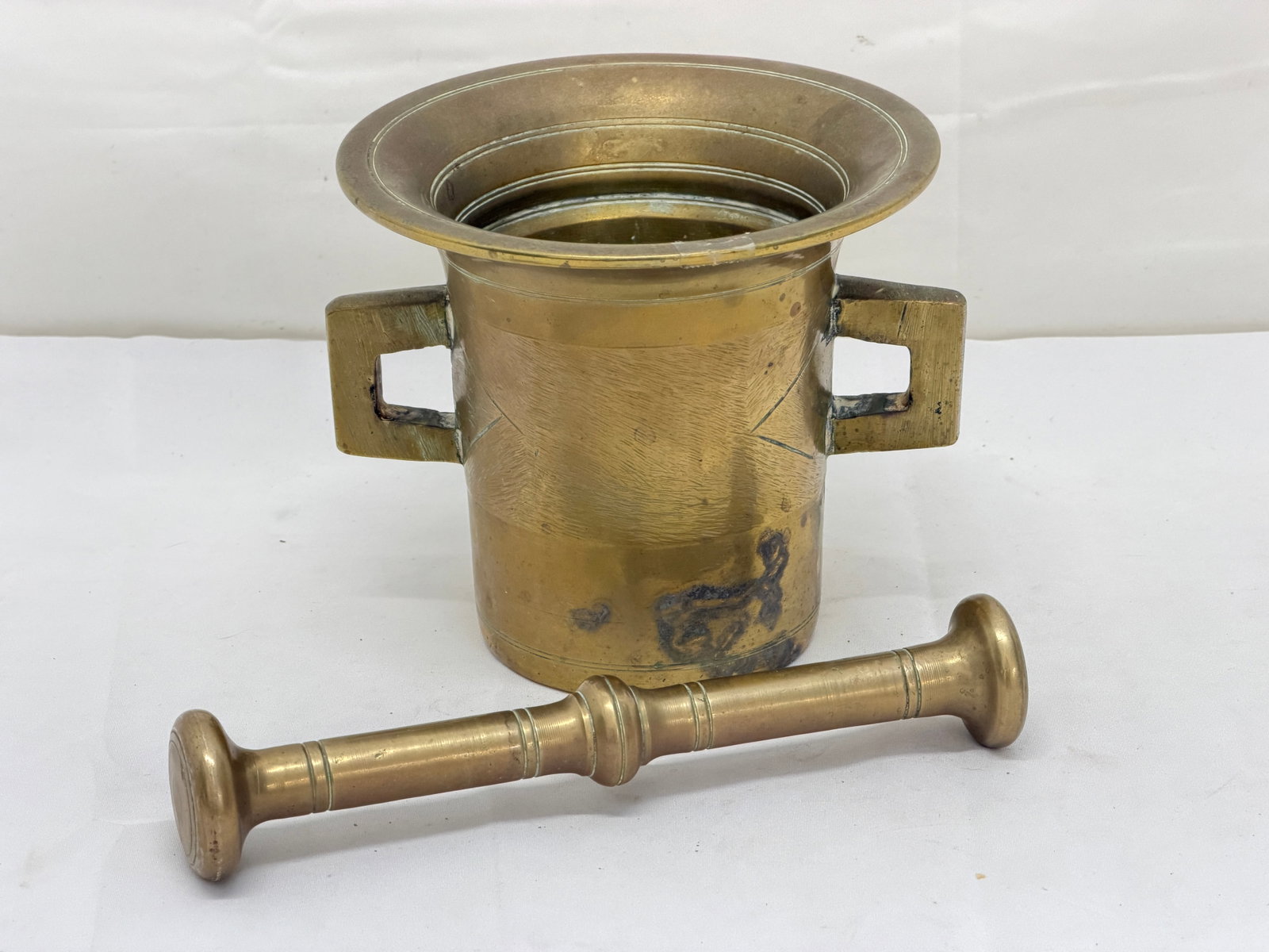 Antique Heavy Brass Mortar with Pestle 6" x 5.5": Antique Heavy Brass Mortar with Pestle 6" x 5.5" (See Photos for Condition)
