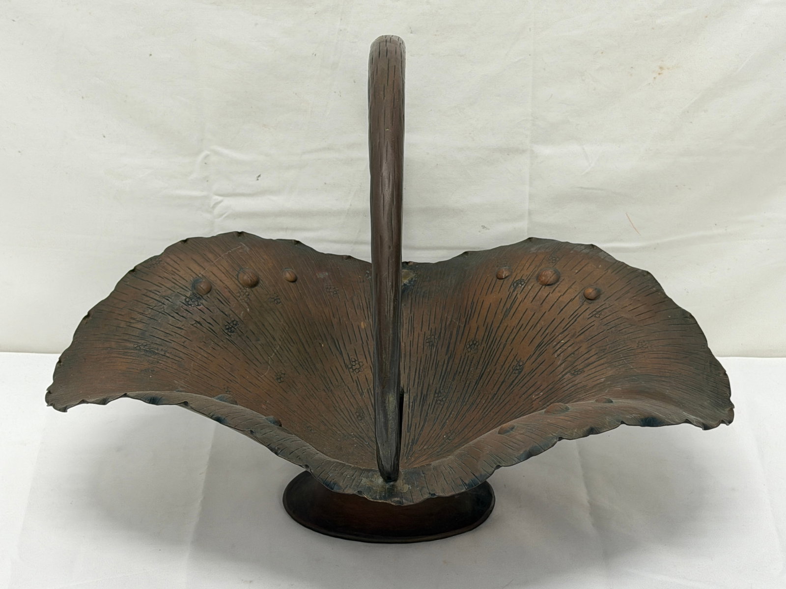 Mid Century Egidio Casagrande Italy Copper Fruit Basket 16" x 11" x 12": Hand Hammered Copper Basket with Scalloped Edges