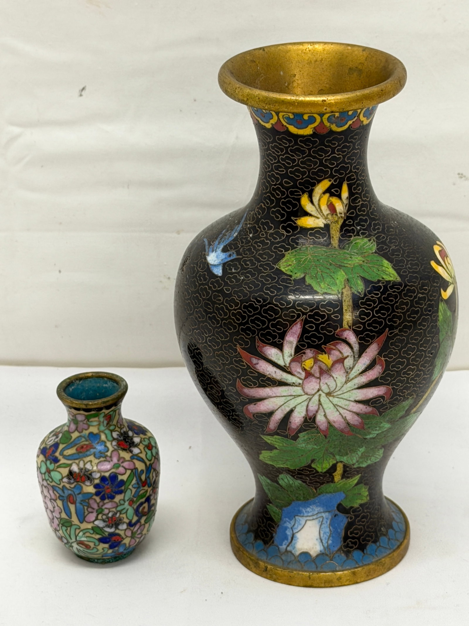 (2)Cloisonne Chinese Vases: Bud Vase 2.75" , Black Cloisonne 7.5"T (See Photos for Condition)