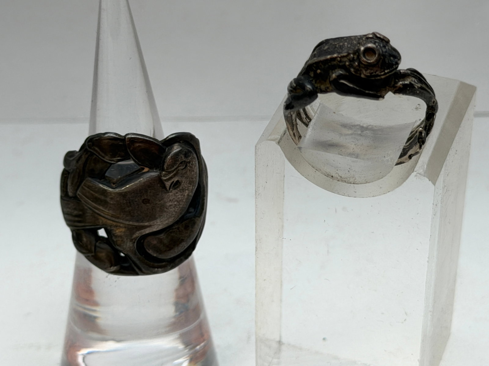 (2)Vintage Sterling Silver Rings - Frog + Bird Designs - Both Sz 5, TW 12.54g Sterling Silver: (2)Vintage Sterling Silver Rings - Frog + Bird Designs - Both Sz 5, TW 12.54g Sterling Silver