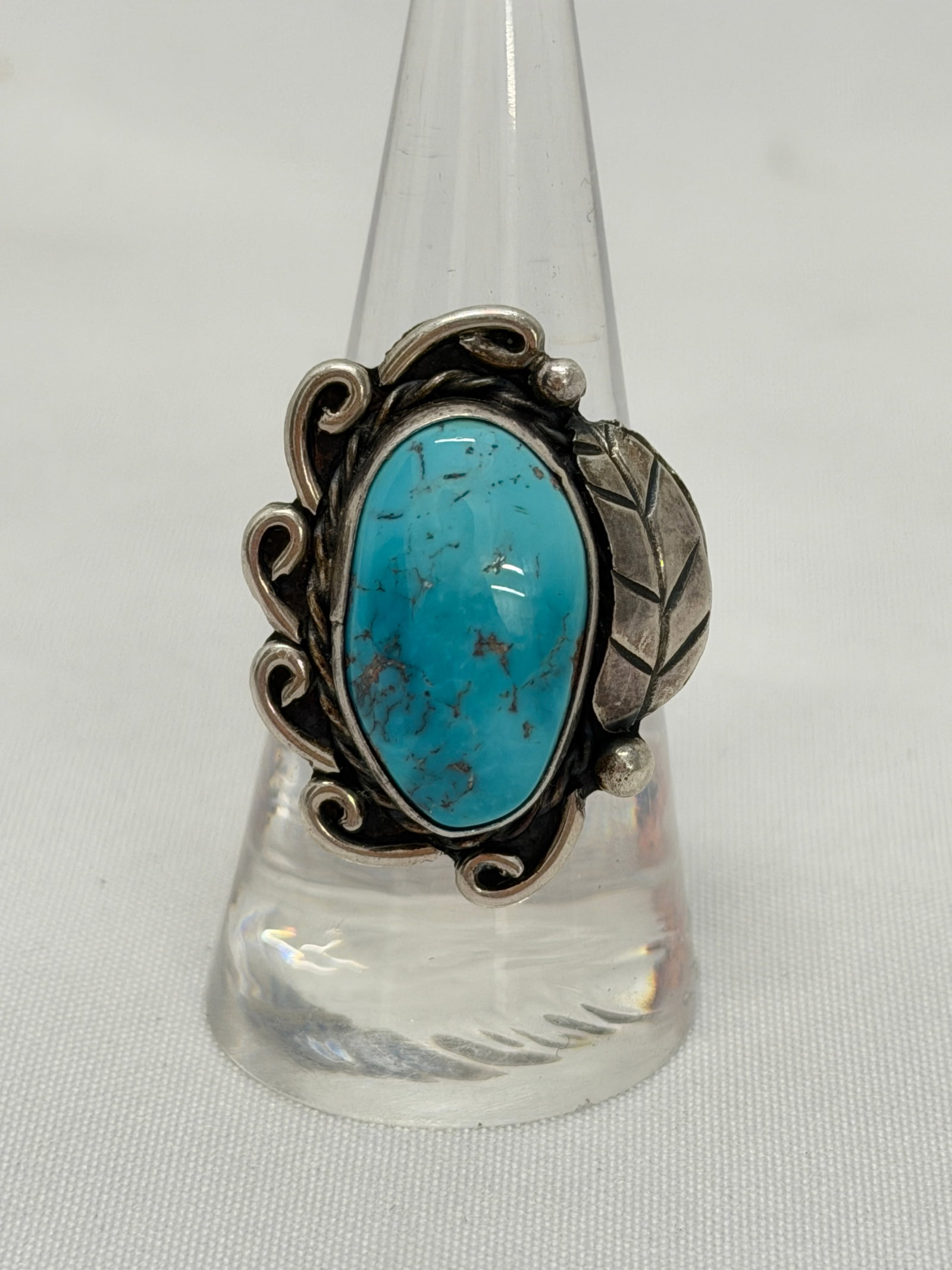 Vintage Navajo Sterling Silver Turquoise Ring Sz 8 (1 of 3)