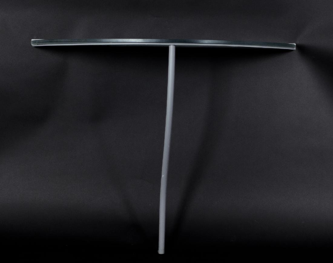 Cappellini: Wandkonsole: Cappellini, Wall bracket Metal, glass plate, 1985; H 78 cm, W 97 cm, D 40 cm