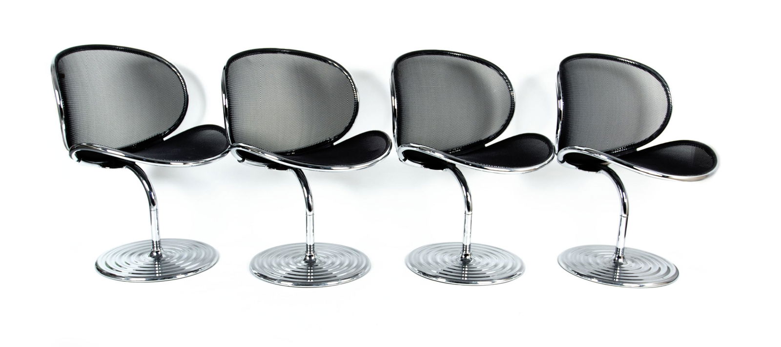 Ohl, Herbert: Herbert Ohl August 1926 Mannheim - Maerz 2012 Darmstadt Four chairs O-line Chromed metal and net farbic, design 1980; H 71 cm, W 60 cm, D 60 cm; Manufacturer: Wilkhahn