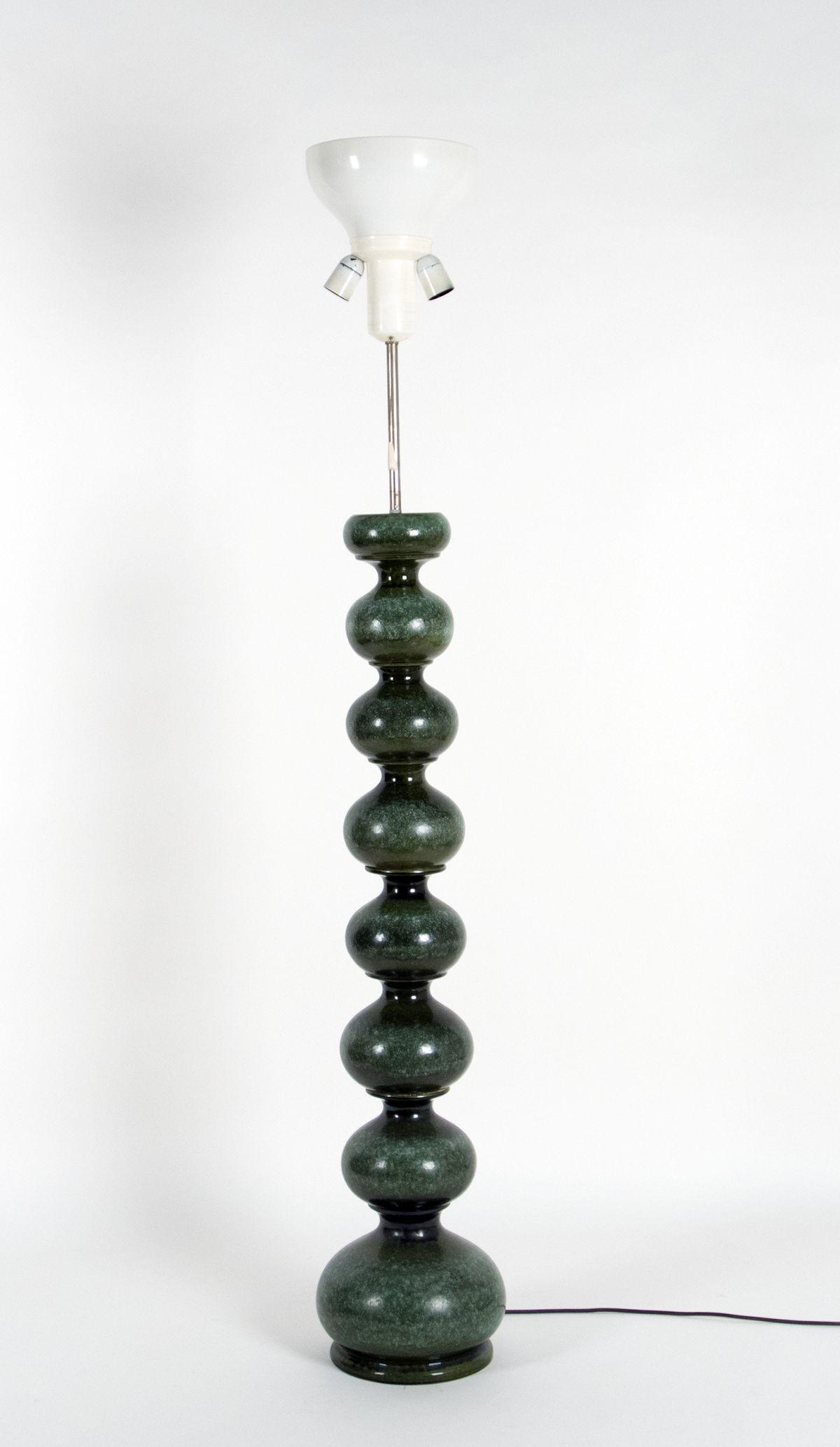 Kaiser Idell: Standleuchte: Kaiser Idell Floor lamp Ceramic, glazed in color, 1968; H 170 cm; included: 1 matching table lamp; H 42 cm