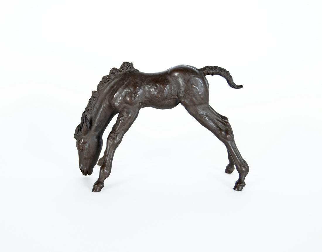 Muench-Khe, Willi: Grasendes Fohlen (1 of 3)