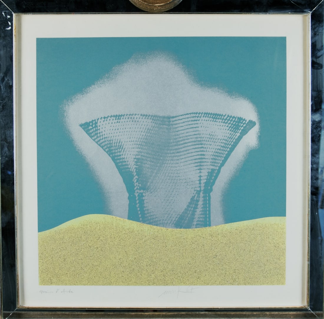 Mack, Heinz: Erscheinung eines Fluegels in der Wueste: Heinz Mack 1931 Lollar Appearance of a wing in the desert Sand over silkscreen on paper; H 500 mm, W 500 mm; signed and dated lower center ''Mack 67''; inscribed lower left ''epreuve d'artiste''