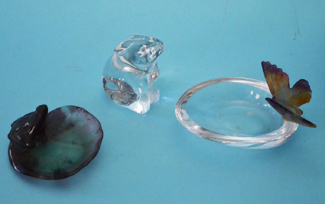 2 Petite Dishes Signed Daum ( Butterfly, Frog ) w (1 of 4)