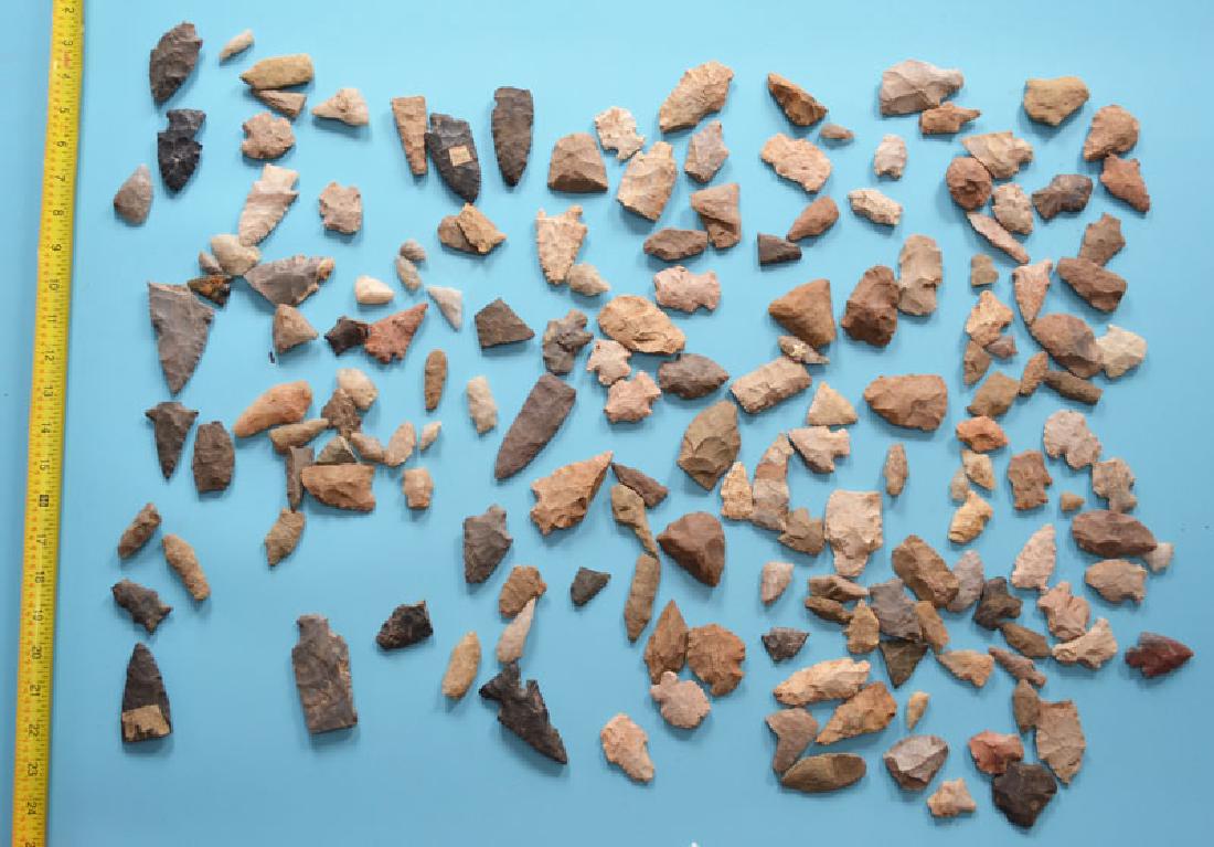 Native American Arrowheads, Scrapers & Knives (1 of 5)