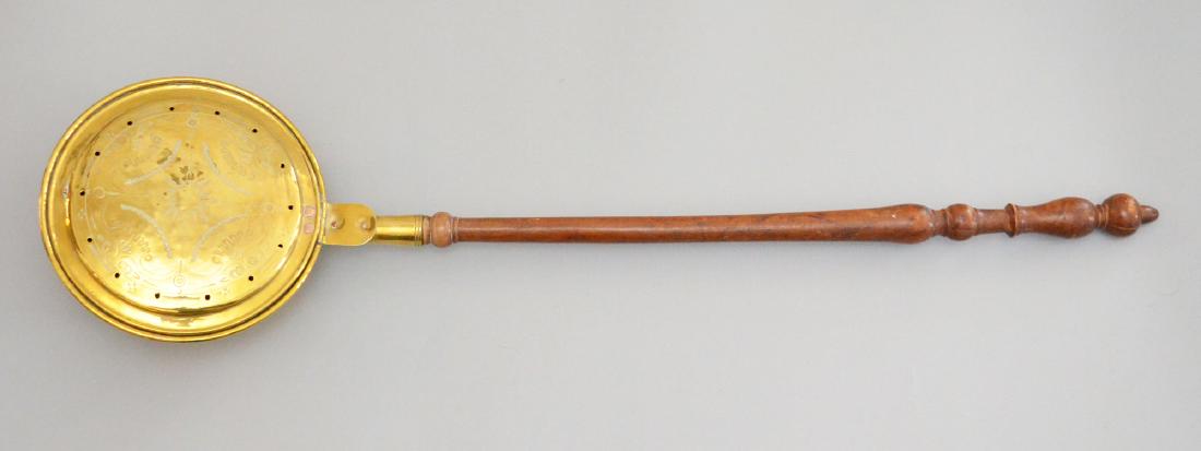 19th C.  Brass Bed Warmer With Etched Decoration (1 of 4)