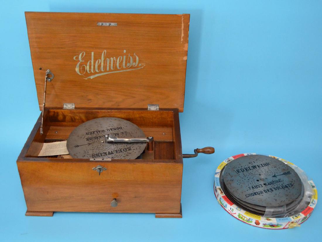 Large Antique Edelweiss Music Box and 19 Discs (1 of 7)