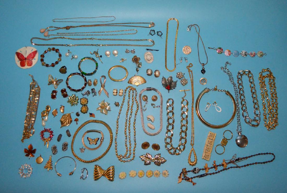Huge Lot Of Signed & Unsigned Costume Jewelry (1 of 5)