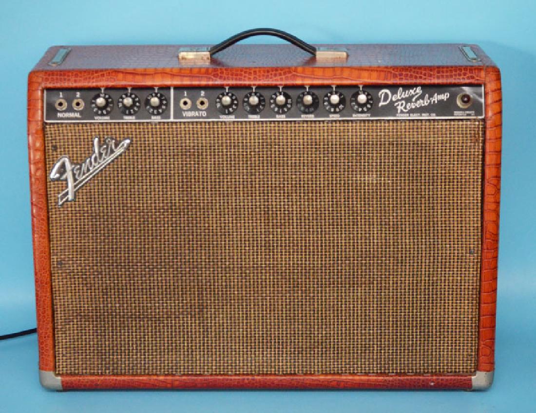Fender Alligator Deluxe Reverb-Amp Amplifier: Case measures 17.5 inches tall x 24 inches long x 9.25 inches deep. Brought to a local expert, it is working now, modified with an dial as seen on the back-side.