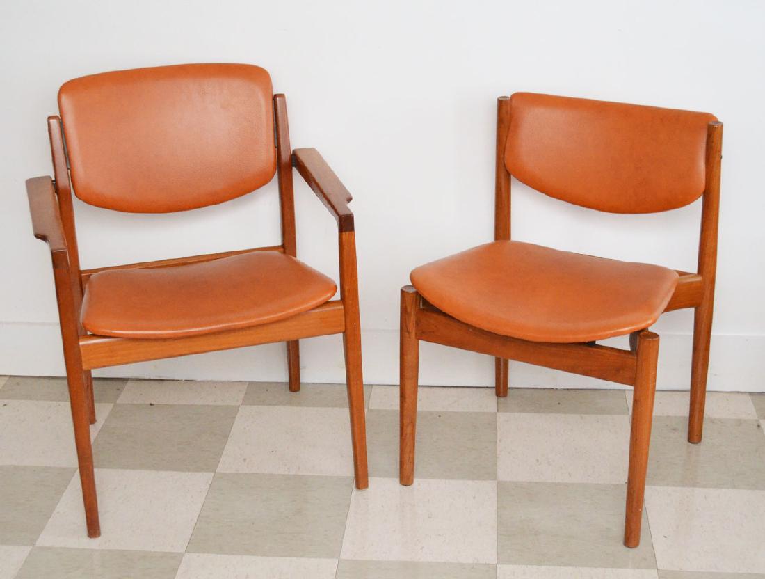 Set of 6 French & Son Arne Vodder Teak Chairs: Likely chair Model 196 (side chairs) & 197 (armchairs) by Finn Juhl. 4 side chairs, 2 arms chairs, all nice overall with the exception of the one arm chair that has the damage to the arm (chunk of woo