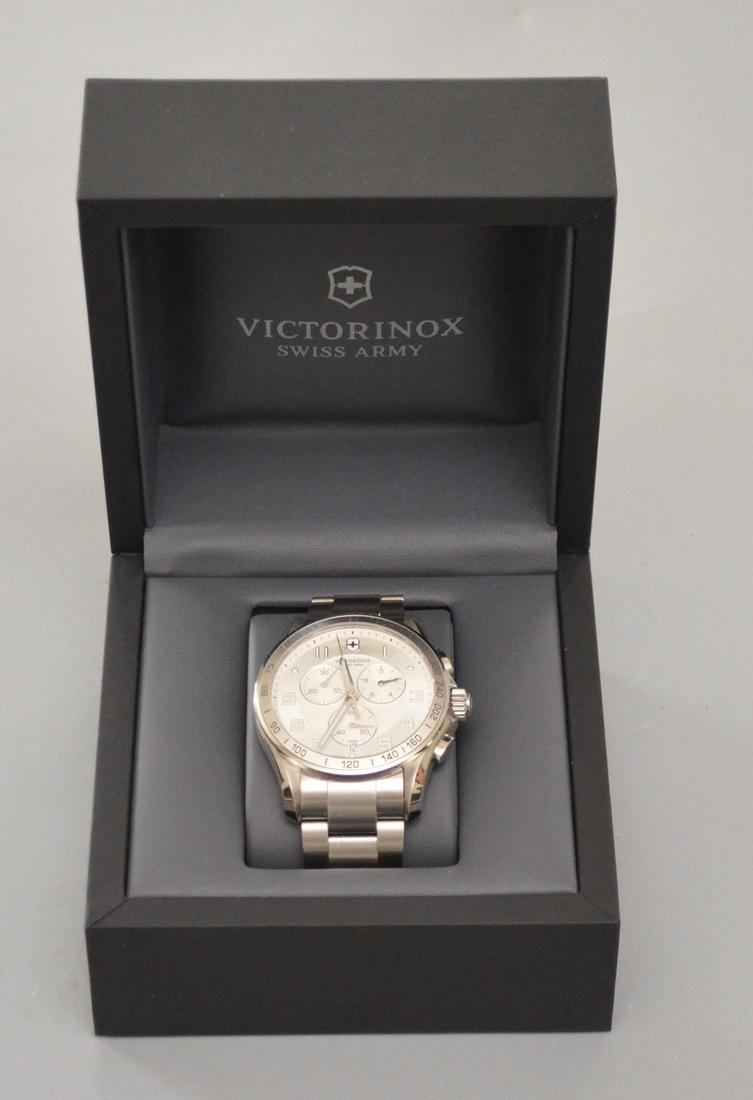 Victorinox Chrono Classic XLS Wristwatch (1 of 4)