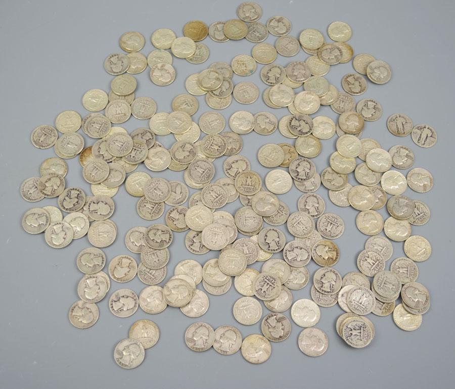 Large Lot of American Silver Quarters. (1 of 5)