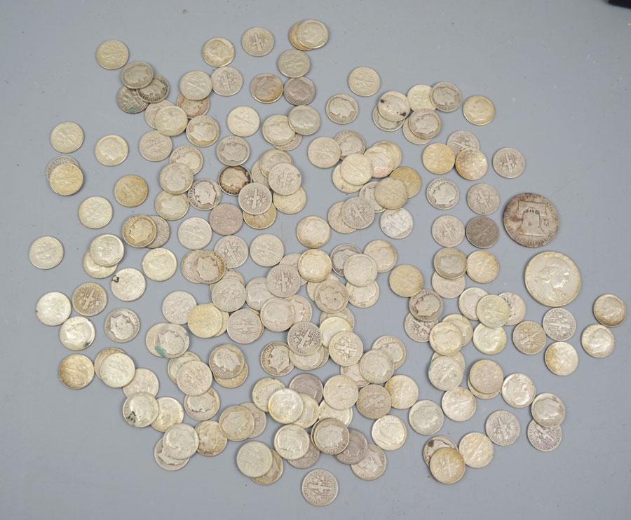 Lot of Silver Roosevelt Dimes & 2 Half Dollars (1 of 5)