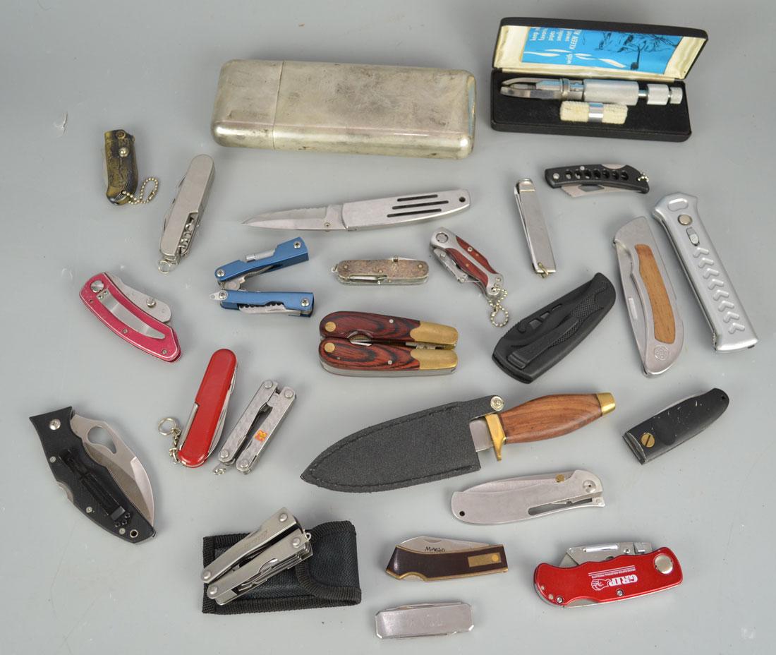 Large Lot Of Vintage Knives & Pliers, etc (1 of 5)