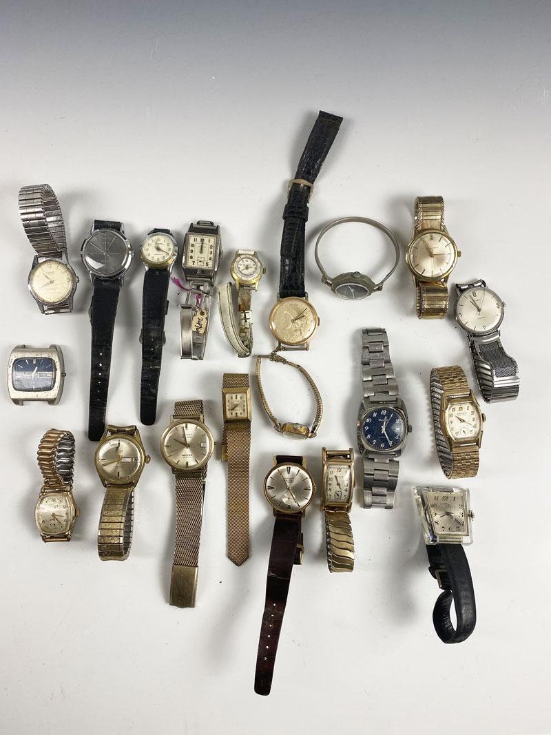 Lot of Vintage Wristwatches: lot includes , Gruen veri thin, Timex, mount royal, welsbro ultra thin 17 jewels ( no glass) , nivada, eternamatic, Gruen precision, Waltham coin watch, longinos, benrus, parklane, bulova, Timex, dian