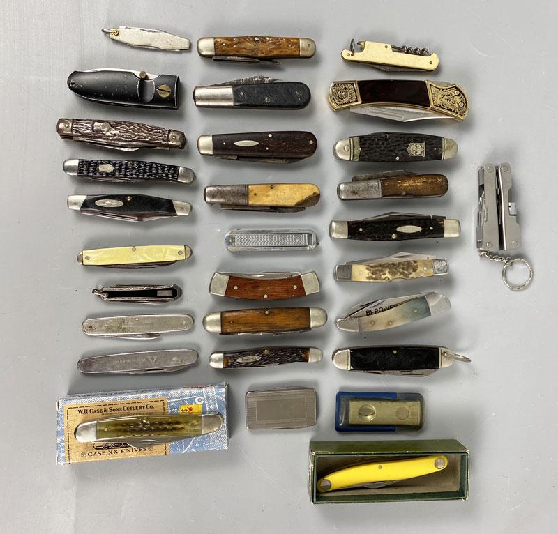 Generous Lot Of Vintage Estate Fresh Pocket Knives (1 of 5)