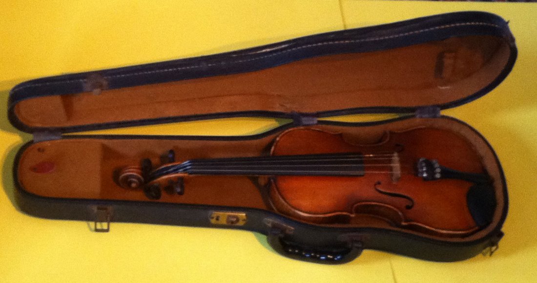Carlo Micelli Anno 1922 German Violin in Case: Carlo Micelli Anno 1922 German Violin in Case