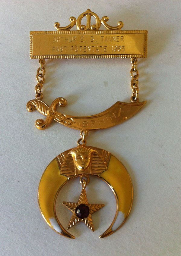 10k Gold + Enamel Past Potentate Shriners Sphinx: Excellent 10k gold Shriners past potentate pin with enameling and a rubyor ruby colored stone. About 3" inches long and weighs .51 troy oz.