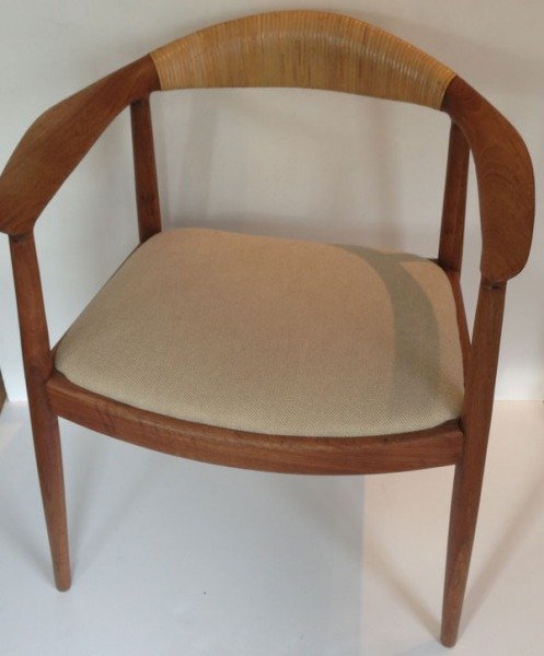 Danish Modern "The Chair" by Hans Wegner: Hans Wegner Danish teak chair. Measures 29.5" tall x 23.5" wide x 18.25" deep. Has 17.5" chair height