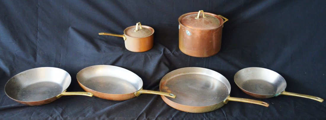 Lot of 6 Copper Paul Revere 1976 Pots & Pans: Collection of 6 pots and pans, small sauce dish & pot with a lid. They range from 1 3/8" tall x 11.5" diameter to 2.75" tall x 5.25" diameter.
