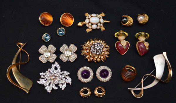 Lot of Designer Costume Jewelry (Kenneth Lane, Dior): Lot includes: Pair of Lalique amber earrings (1" diameter), Matching Lalique ring (size 6.5), Pair of Kenneth Jay Lane earrings (missing some stones, 1 3/8" across), Erwin Pearl brooch (2" diameter),
