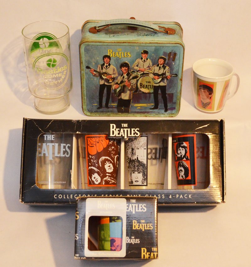 Nice Collectible Beatles Lot (1 of 3)