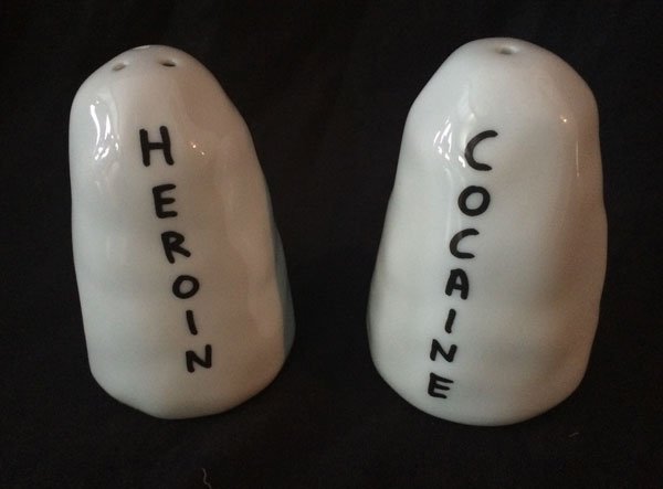 - Art David Shrigley Heroin /& Cocaine Salt /& Pepper Shakers - Collectable