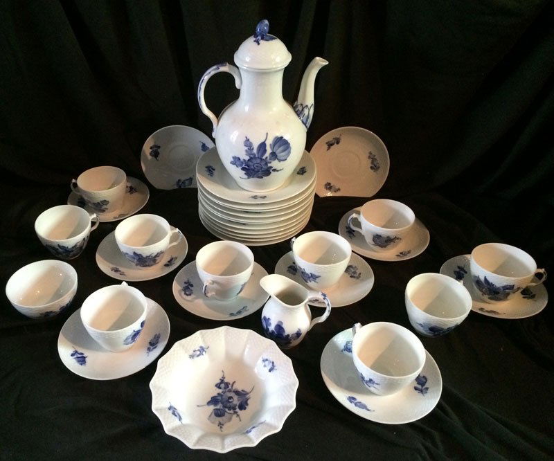 Royal Copenhagen Blue and White  Flowers China (1 of 5)