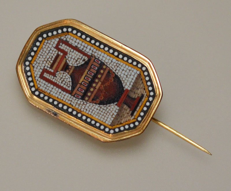 14k Gold Micro Mosaic Greek Amphora Vase Pin (1 of 3)