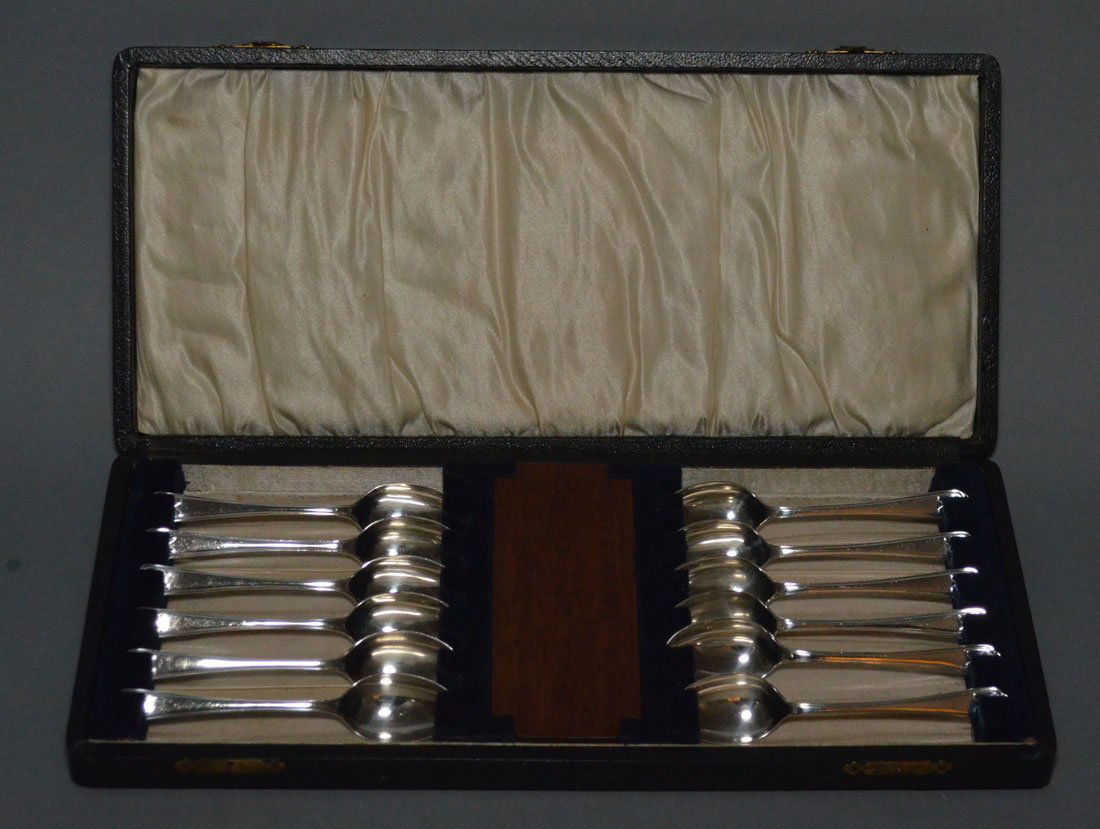 Boxed Set of Sterling Spoons w Golf Motif (1 of 2)