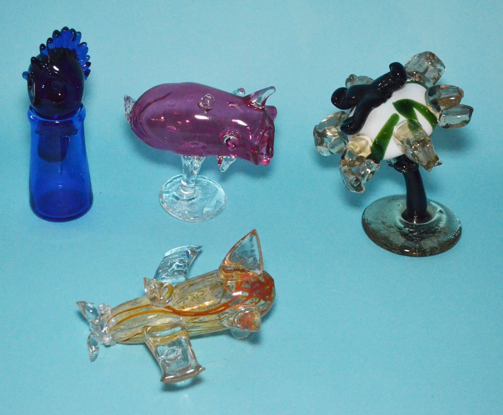 4 Art Glass Tabletop Ornaments by Larry Livolsi (1 of 5)