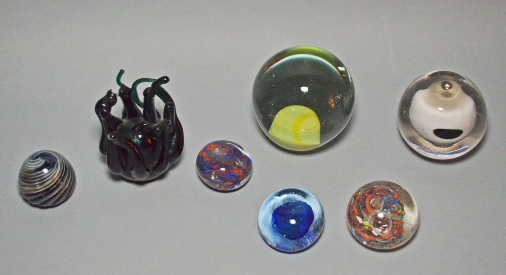 7 Larry Livolsi Art Glass Paperweights (1 of 1)