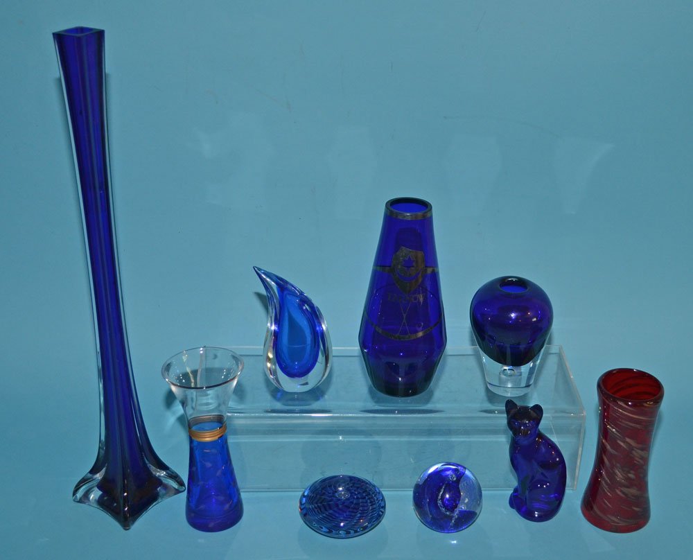 Lot of Cobalt Blue Glass (Paperweights, etc) (1 of 4)