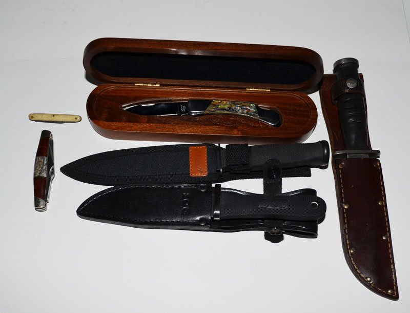 Group of 5 Pocket & Bowie Knives (1 of 1)