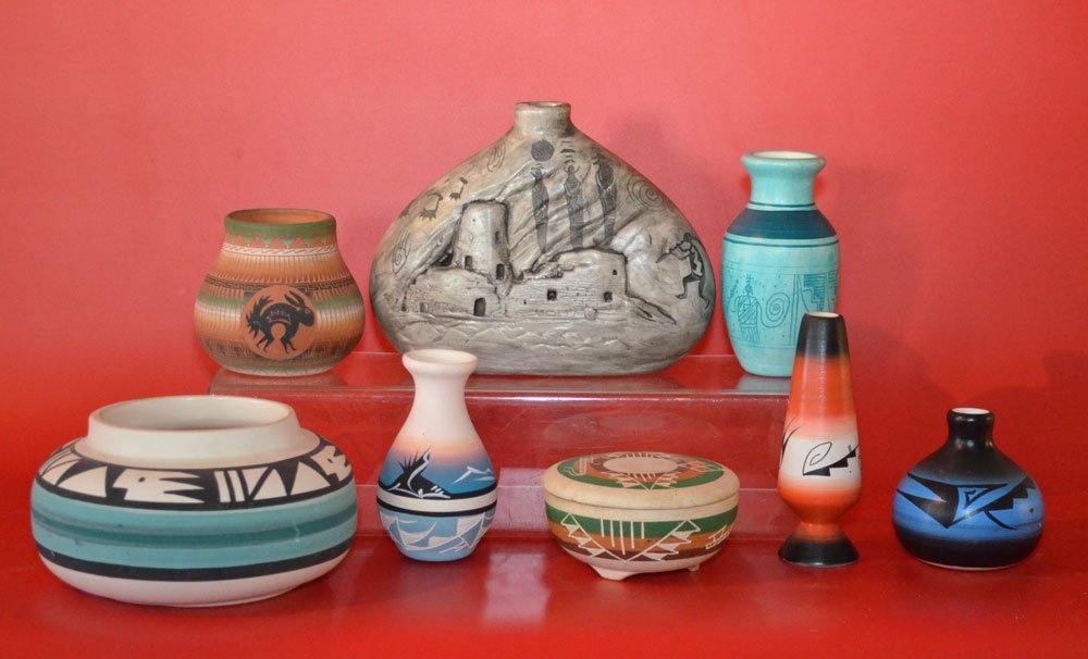 8 Native American Indian Pottery Vases, Navajo (1 of 1)
