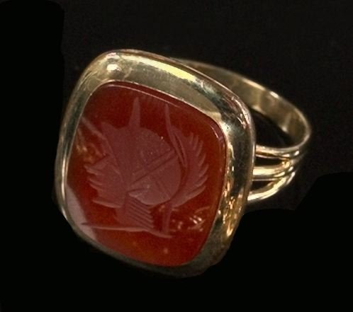 Yellow Gold and Carnelian Intaglio Gentleman's Rin