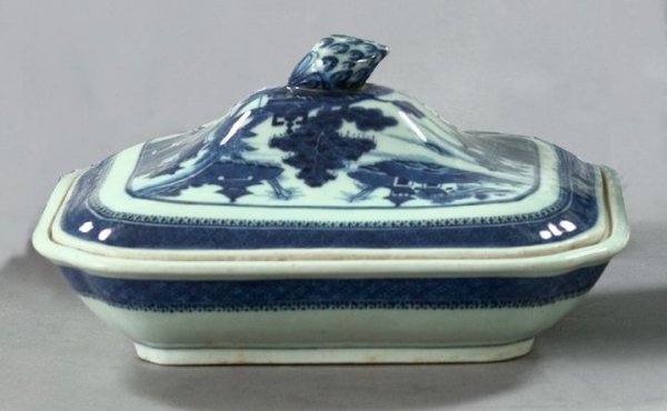Chinese Export Porcelain Vegetable Dish: Chinese Export Blue and White Porcelain Covered Vegetable Dish, fourth quarter 18th century, the rectangular "Nanking" dish in "Lakeside Pavilions" decor, the finial of the domed cover a blue and whit