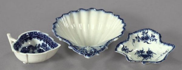 Three Pieces of English Blue and White Porcelain: Three Pieces of English Blue and White Porcelain, consisting of a good Leeds Pottery blue-edged creamware sweetmeats dish of footed scallop-shell form, fourth quarter 18th century; a smaller Worcester