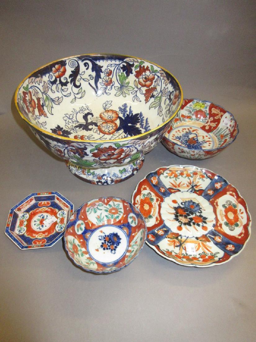Large Imari circular pedestal fruit bowl together with (1 of 1)