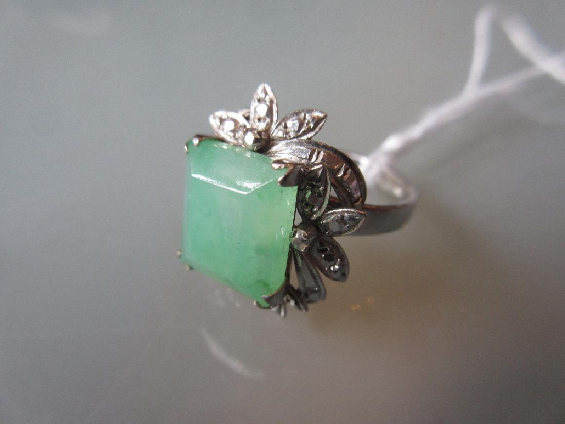 Chinese 14ct gold and jade ring (1 of 1)