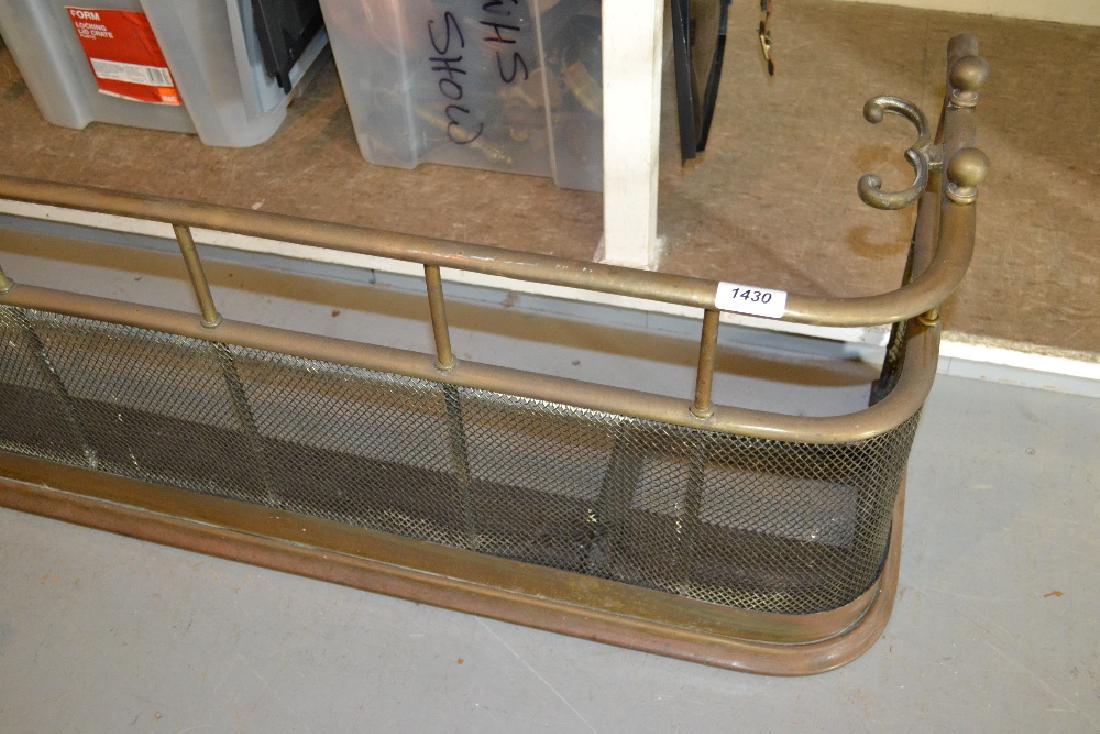 Brass and mesh fender: Brass and mesh fender