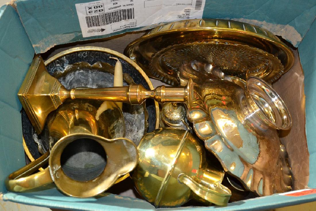 Large quantity of miscellaneous decorative brass ware (1 of 1)