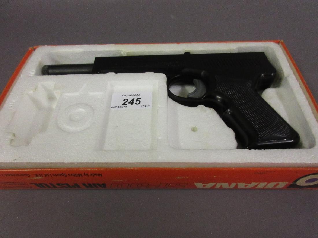 Diana .177 air pistol in original box: Diana .177 air pistol in original box
