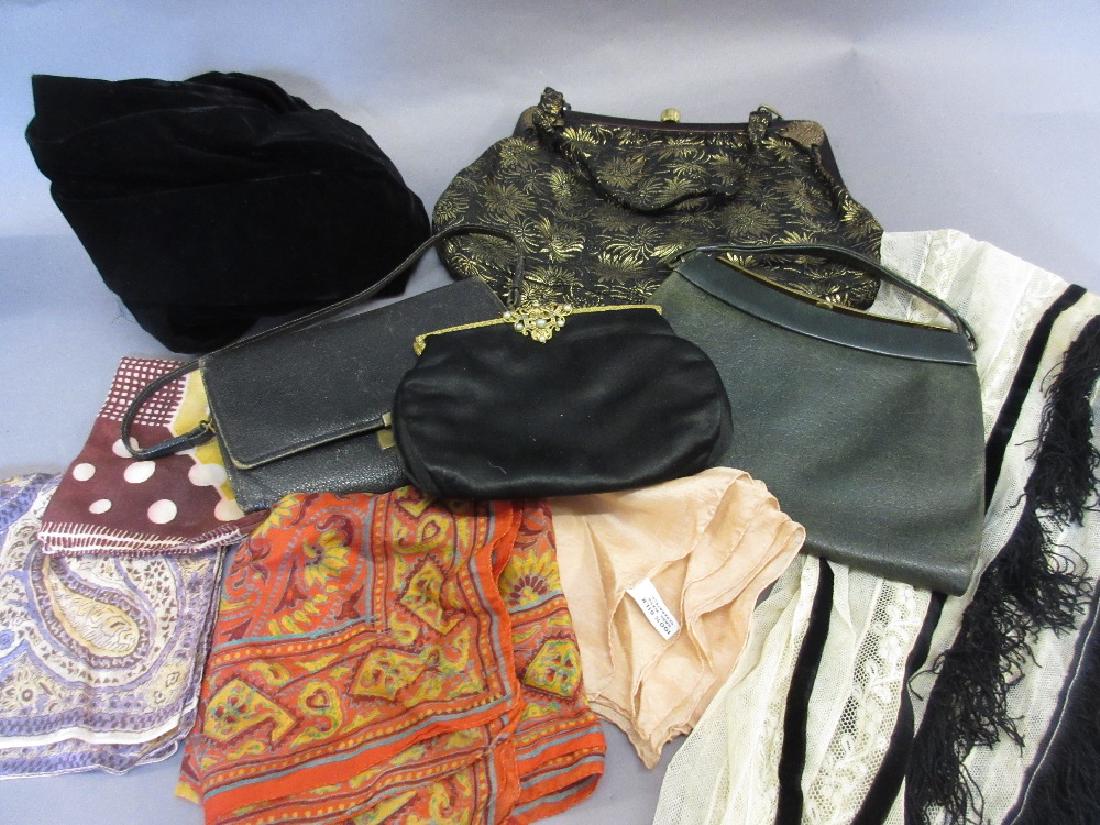 Ladies Pierre Balmain French velvet hat, 1920's lace (1 of 2)