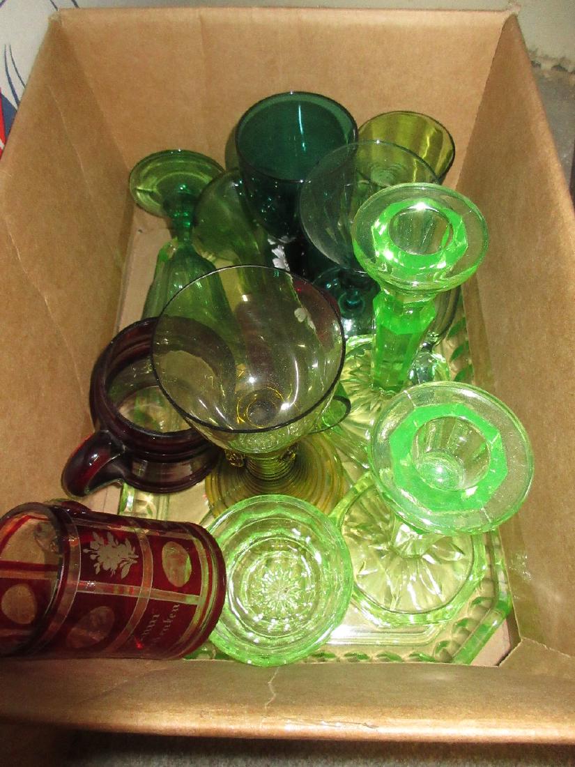 Small box containing a quantity of various glassware (1 of 1)