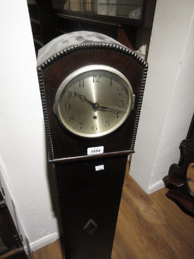 1930's Oak single train grandmother clock: 1930's Oak single train grandmother clock